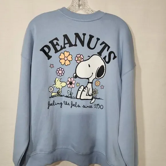Snoopy and Woodstock Graphic Sweatshirt' women's medium - Picture 2 of 6